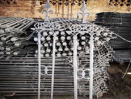 洛陽(yáng)鐵藝護(hù)欄廠