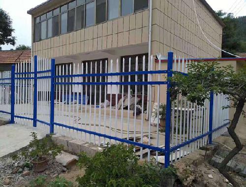 洛陽(yáng)鋅鋼護(hù)欄